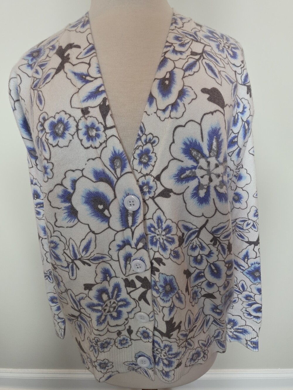 Sioni Floral Knit V-neck Cardigan